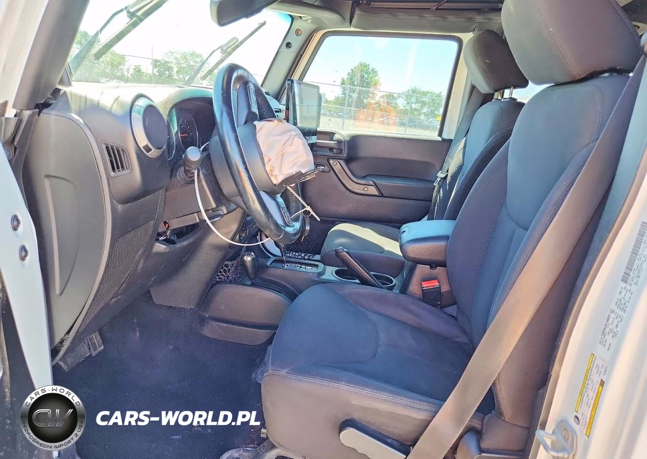 2013 Jeep Wrangler Unlimited Sport VIN:1C4BJWDG9DL654614 - 7