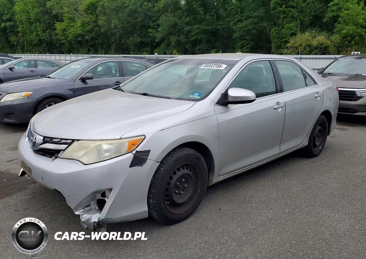 2013 Toyota Camry – zdjęcie 1 z 12