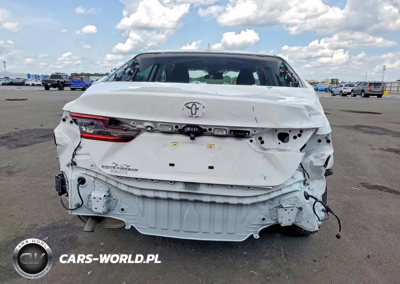 2026 Toyota Camry Le VIN:4T1DAACK1TU217700 - 6