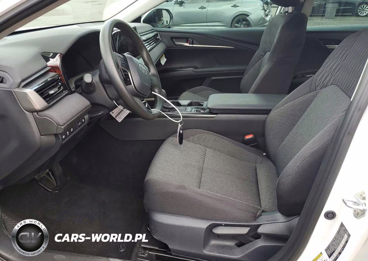 2026 Toyota Camry Le VIN:4T1DAACK1TU217700 - 7