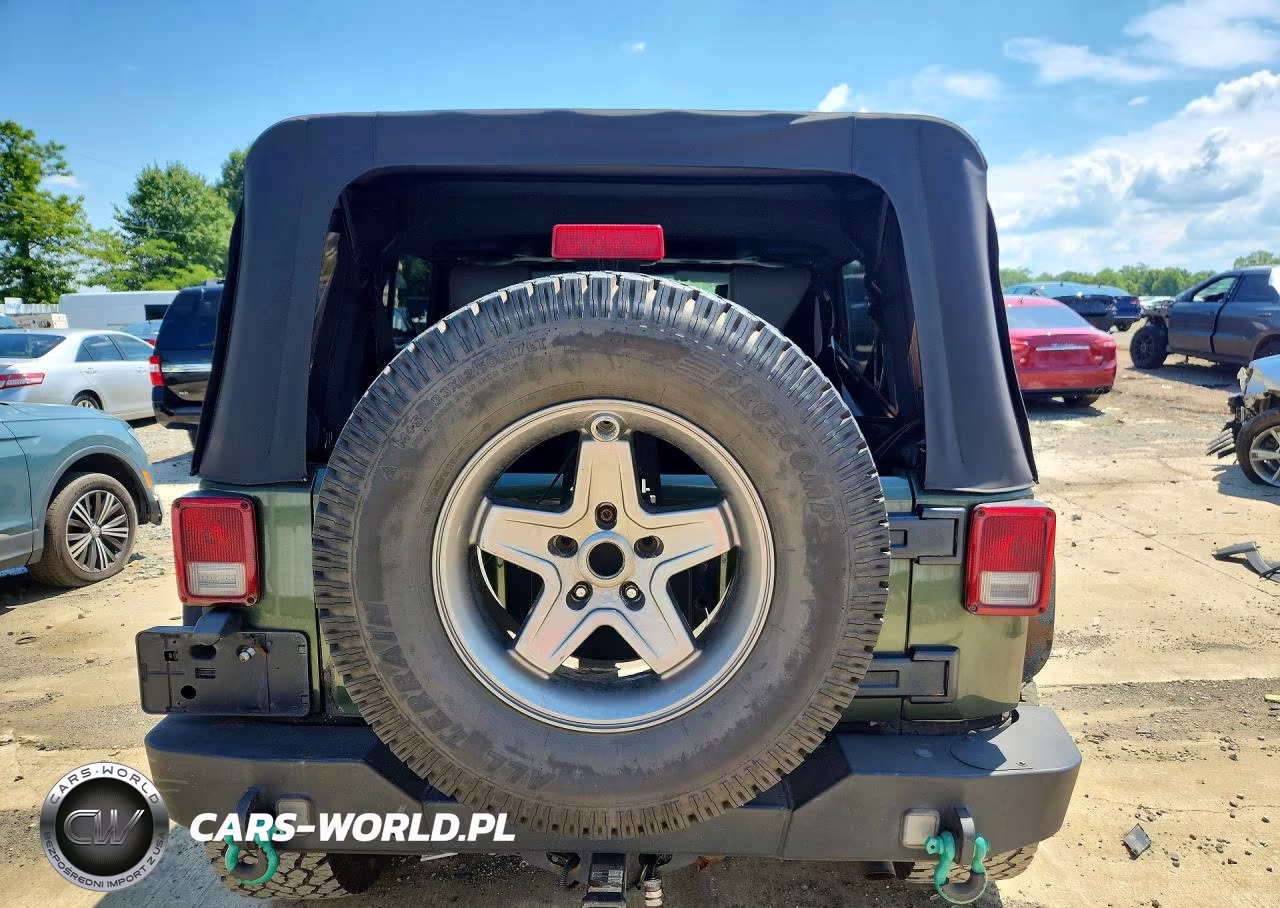 2009 Jeep Wrangler Unlimited Sahara VIN:1J4GA59199L733965 - 6