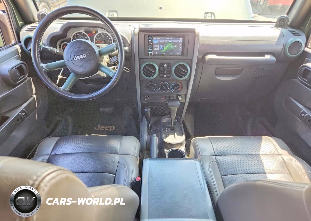 2009 Jeep Wrangler Unlimited Sahara VIN:1J4GA59199L733965 - 8