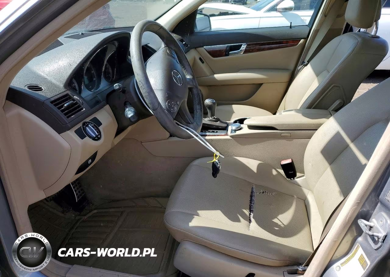 2010 Mercedes-Benz C 300 4Matic VIN:WDDGF8BB8AR120495 - 7