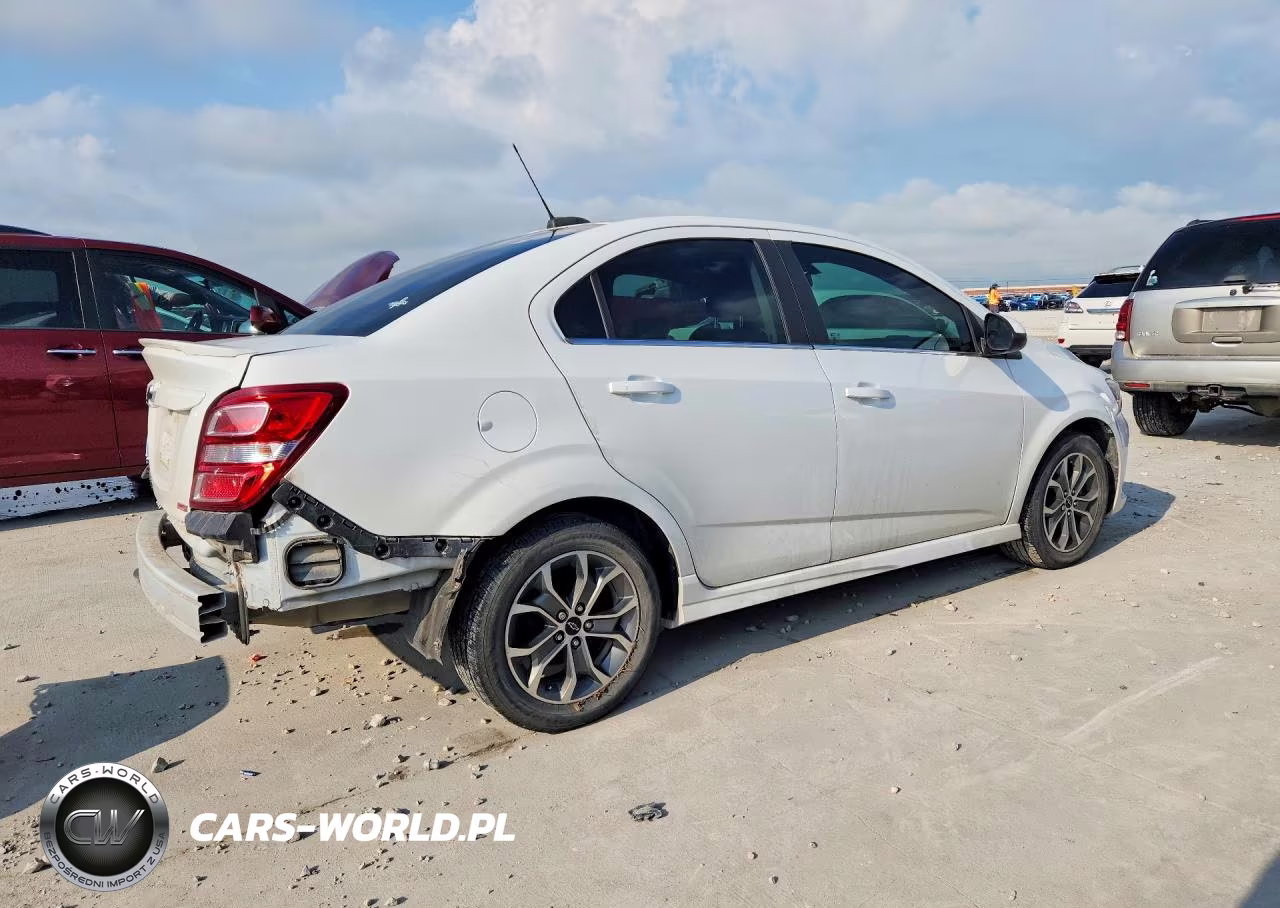 2019 Chevrolet Sonic Lt VIN:1G1JD5SB9K4119299 - 3