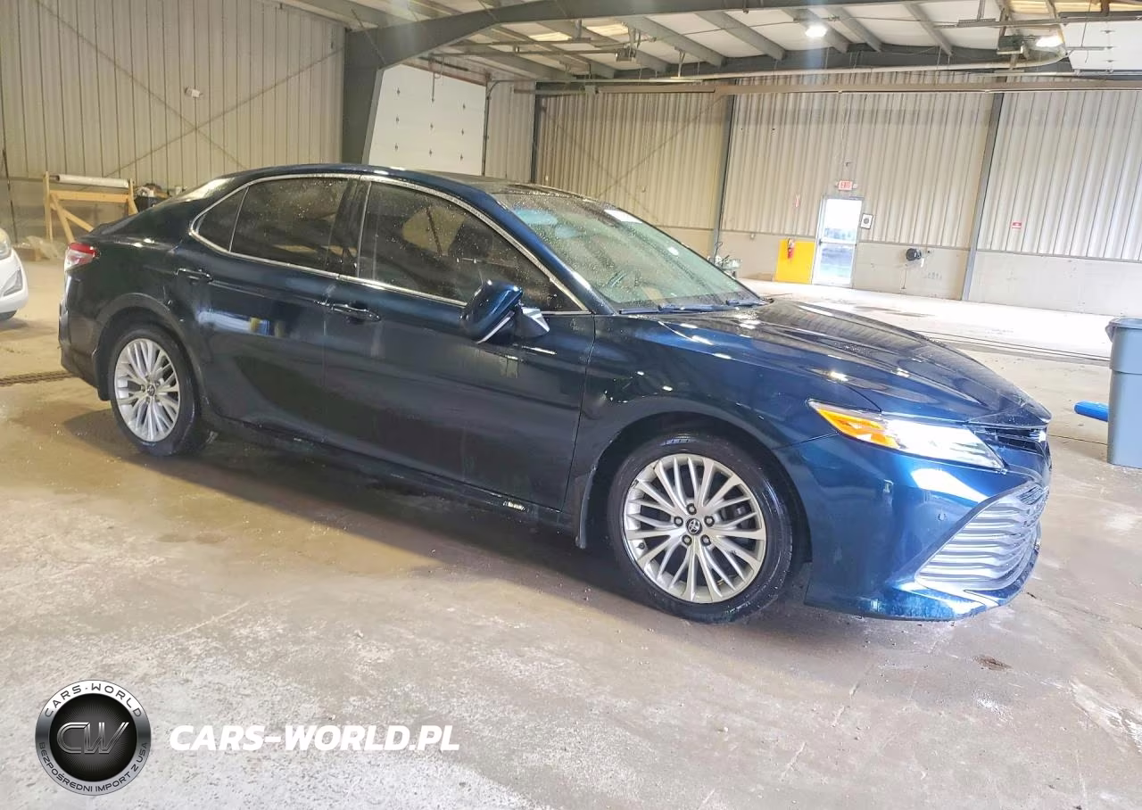 2018 Toyota Camry Xle VIN:4T1B11HK0JU645576 - 4