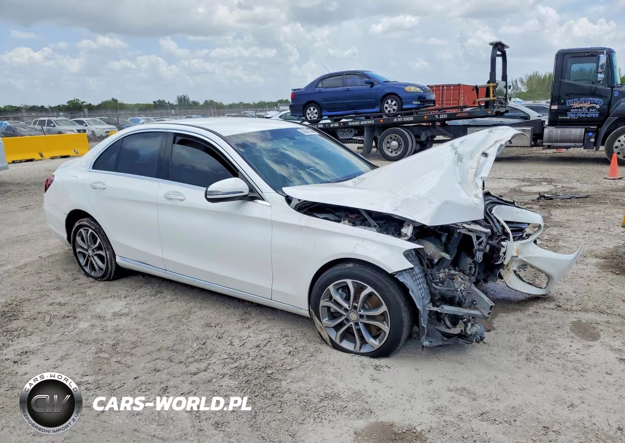 2016 Mercedes-Benz C 300 4Matic VIN:55SWF4KB3GU111683 - 4