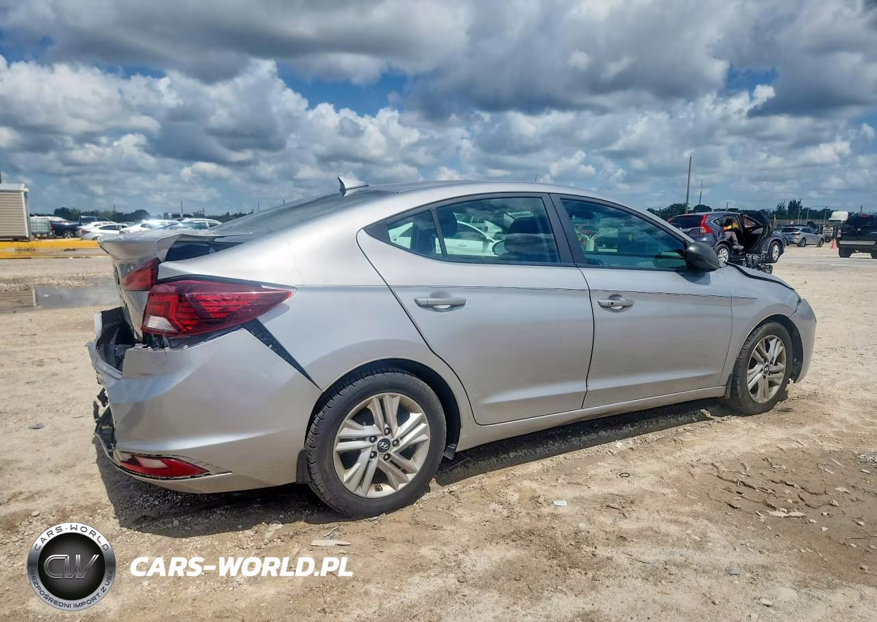 2020 Hyundai Elantra Value Edition VIN:5NPD84LFXLH590121 - 3
