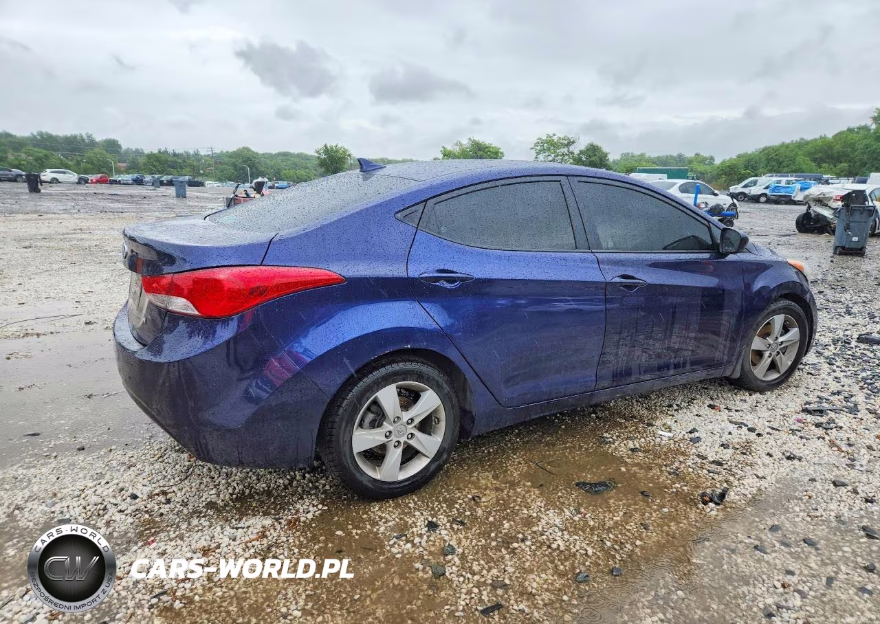 2013 Hyundai Elantra Gls VIN:5NPDH4AE5DH415061 - 3