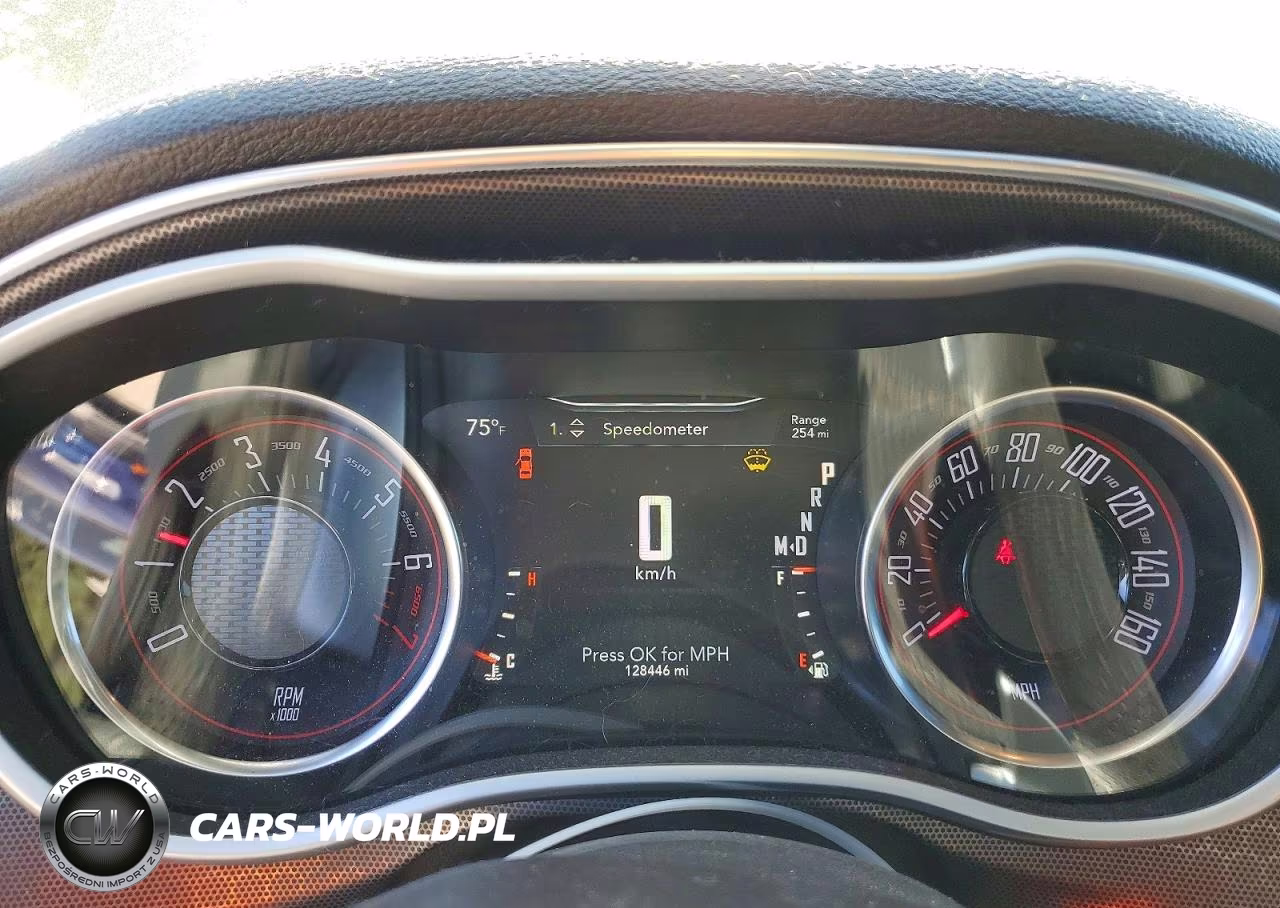 2017 Dodge Challenger Gt VIN:2C3CDZGG5HH593939 - 9