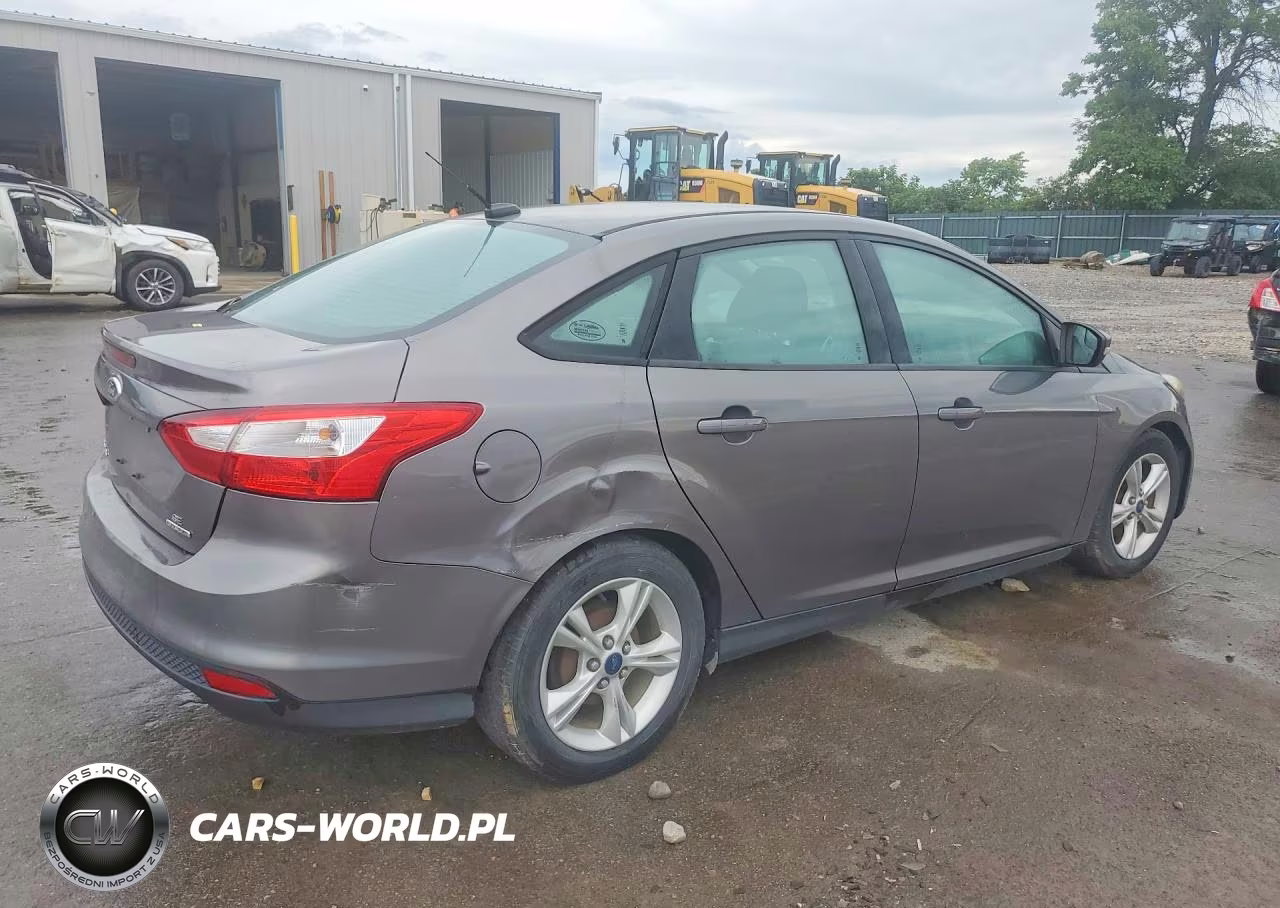2014 Ford Focus VIN:1FADP3F29EL415661 - 3