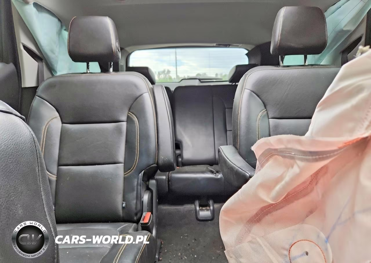 2018 Chevrolet Traverse Premier VIN:1GNEVJKW2JJ284491 - 10