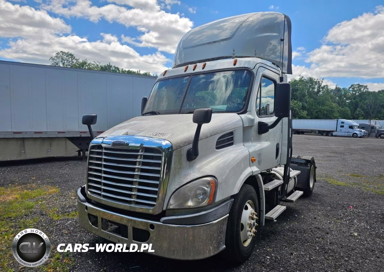 2016 Freightliner Cascadia 113 VIN:1FUBGAD42GLHD9913 - 3