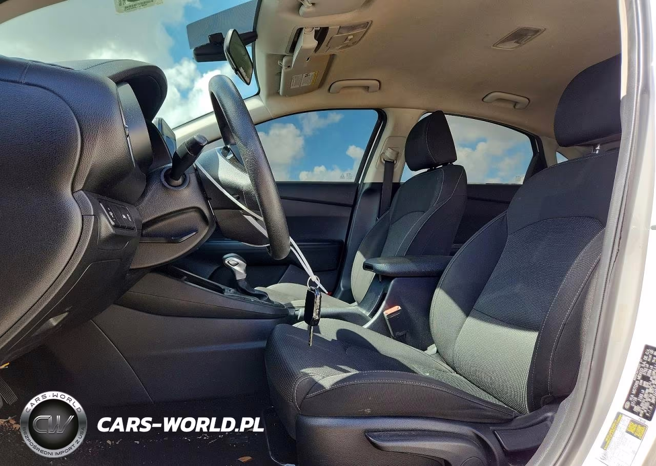 2019 Kia Forte Lxs VIN:3KPF24AD4KE007167 - 7