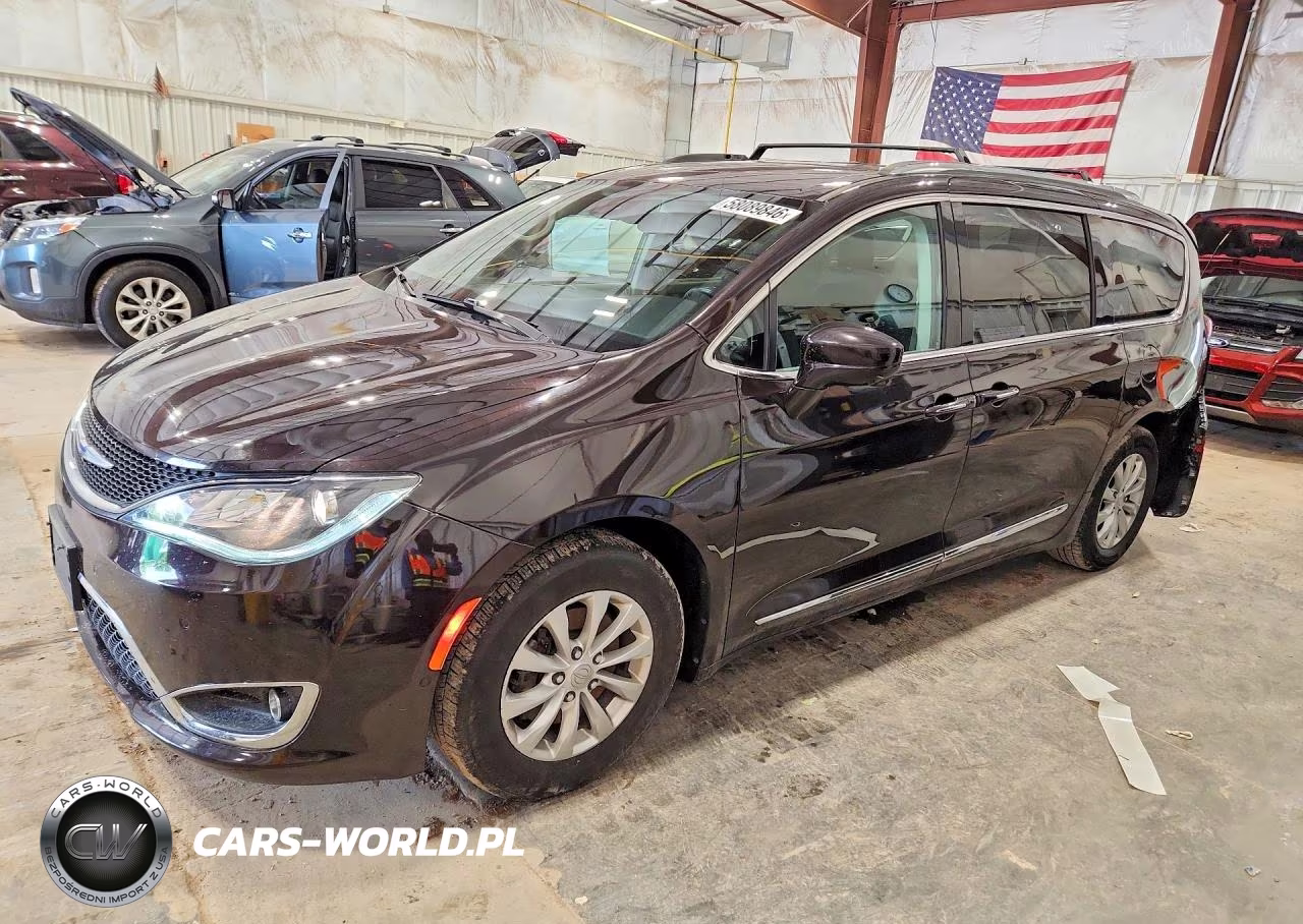 2018 Chrysler Pacifica Touring L – zdjęcie 1 z 13