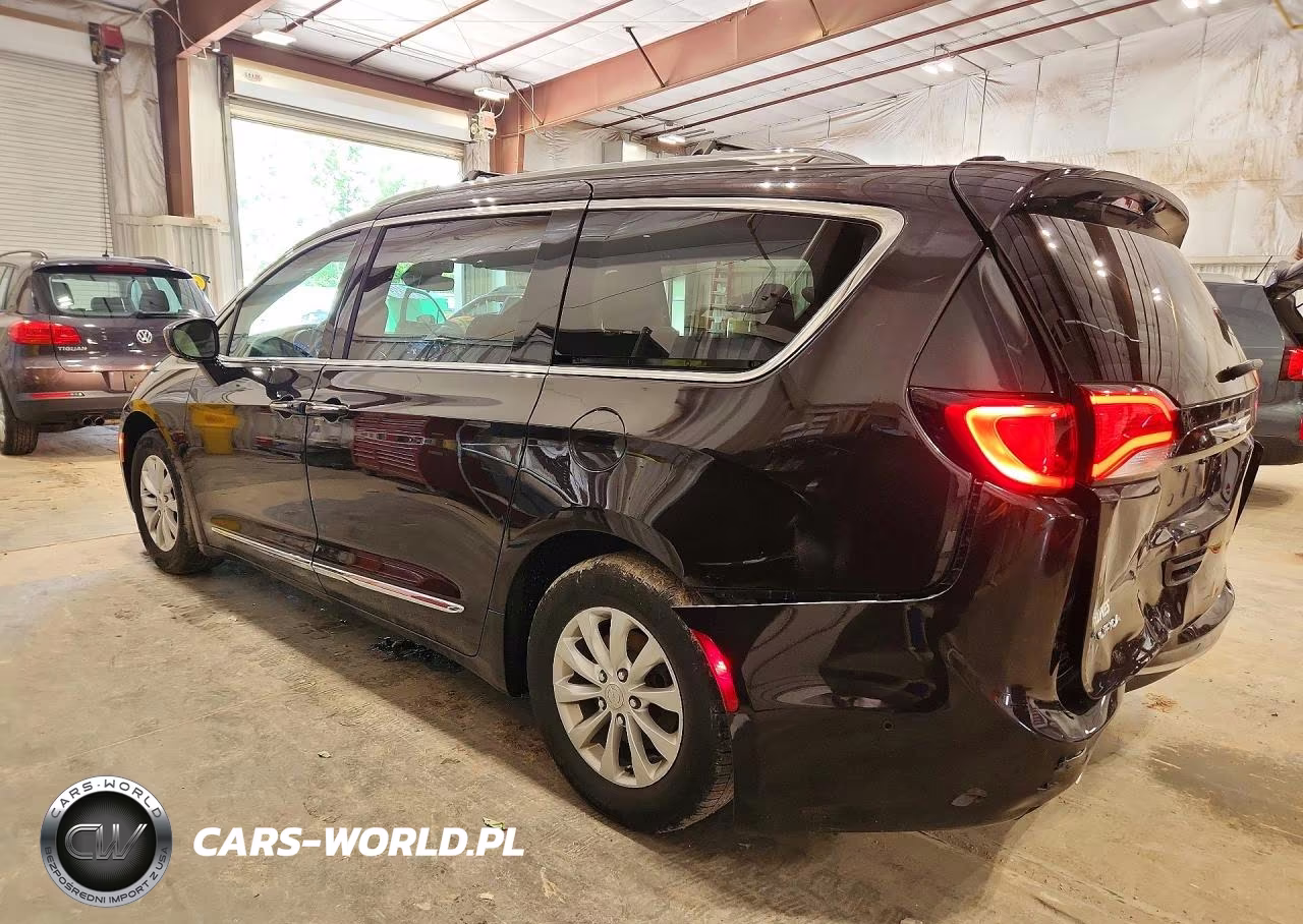 2018 Chrysler Pacifica Touring L VIN:2C4RC1BG6JR270002 - 2