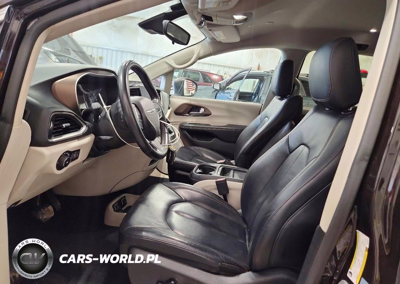 2018 Chrysler Pacifica Touring L VIN:2C4RC1BG6JR270002 - 7