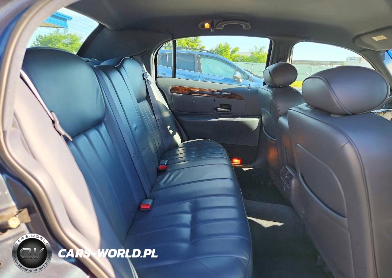1998 Lincoln Town Car Executive VIN:1LNFM81W5WY639769 - 10