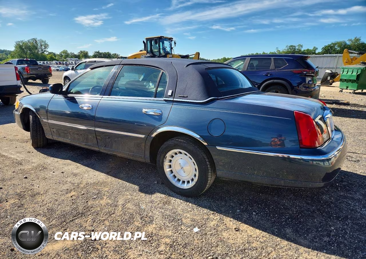 1998 Lincoln Town Car Executive VIN:1LNFM81W5WY639769 - 2