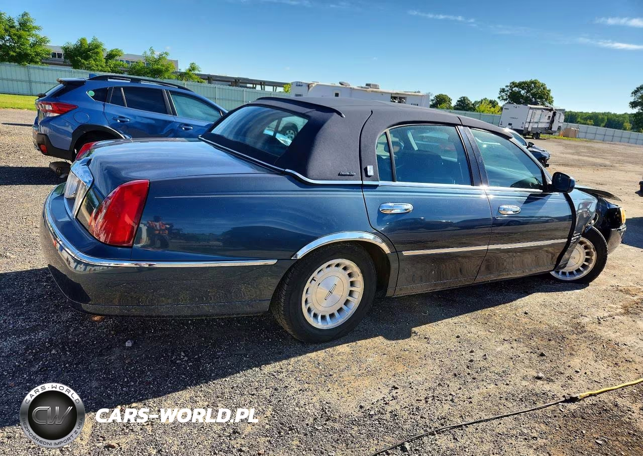 1998 Lincoln Town Car Executive VIN:1LNFM81W5WY639769 - 3