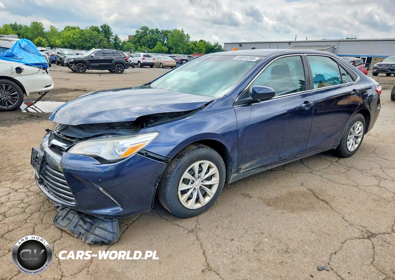2016 Toyota Camry Le – zdjęcie 1 z 12
