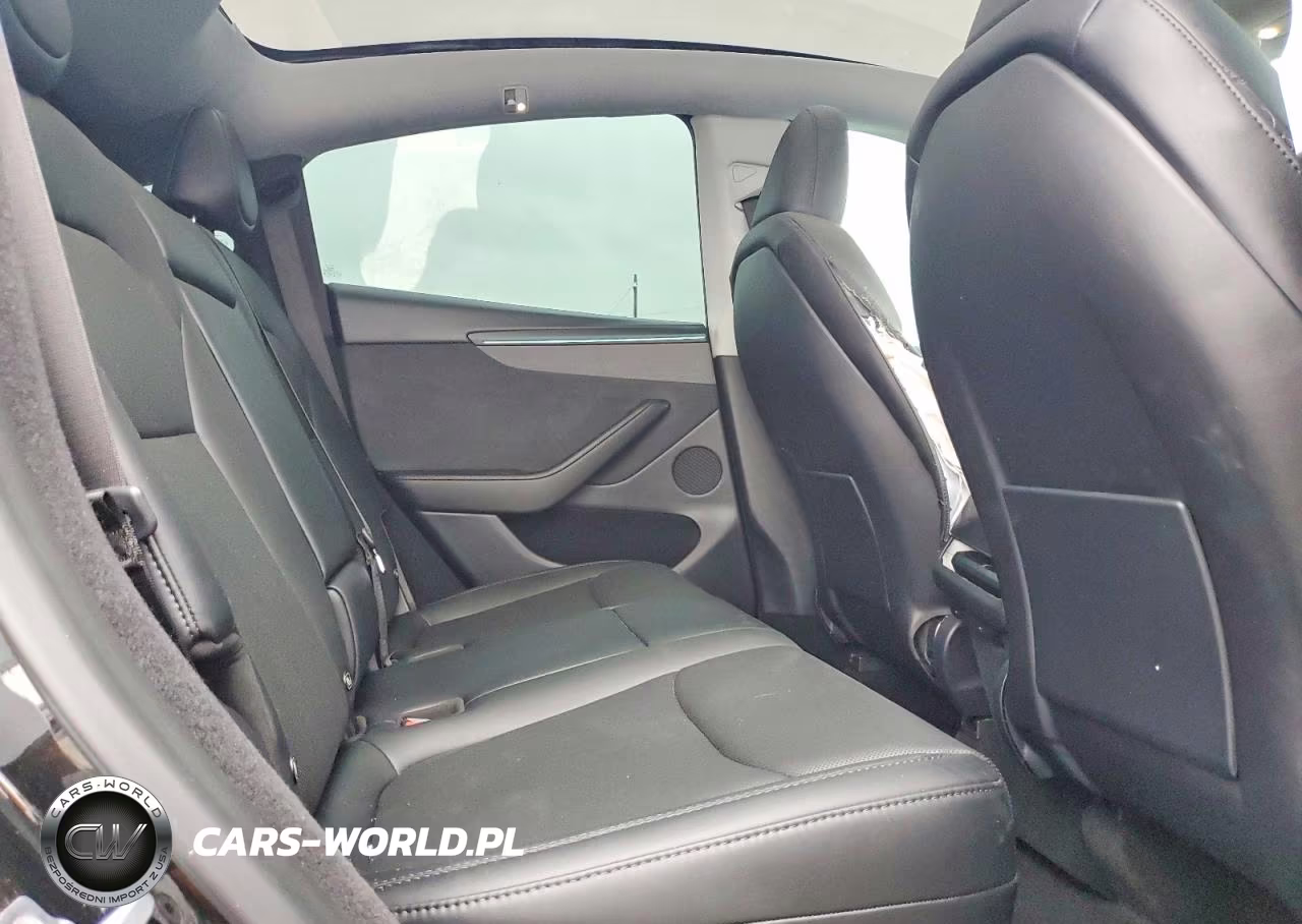 2026 Tesla Model Y VIN:7SAYGDEE5TF373098 - 11