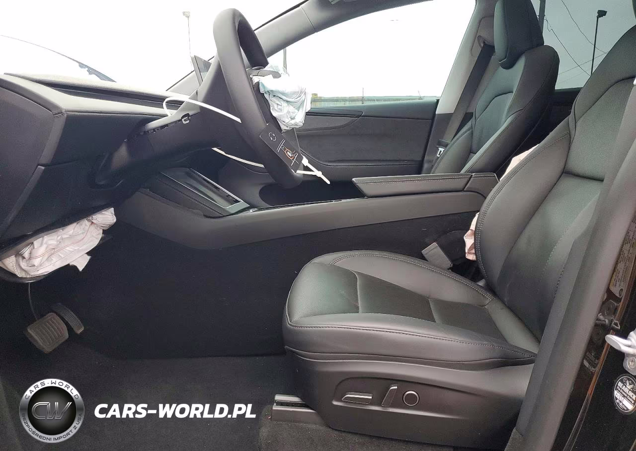 2026 Tesla Model Y VIN:7SAYGDEE5TF373098 - 7