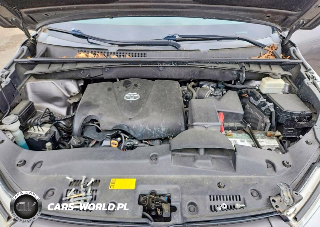 2018 Toyota Highlander Le VIN:5TDBZRFH1JS838889 - 11