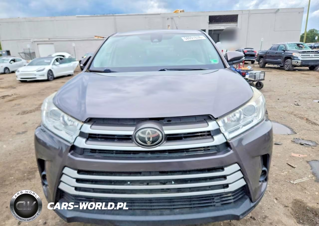 2018 Toyota Highlander Le VIN:5TDBZRFH1JS838889 - 5