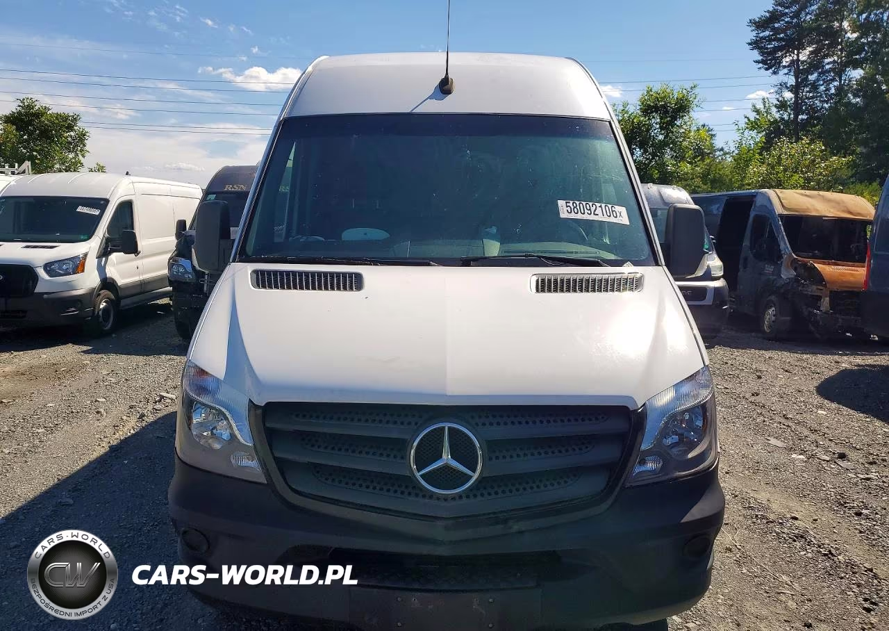 2018 Mercedes-Benz Sprinter 2500 VIN:WD3PE7CD3JP587580 - 5