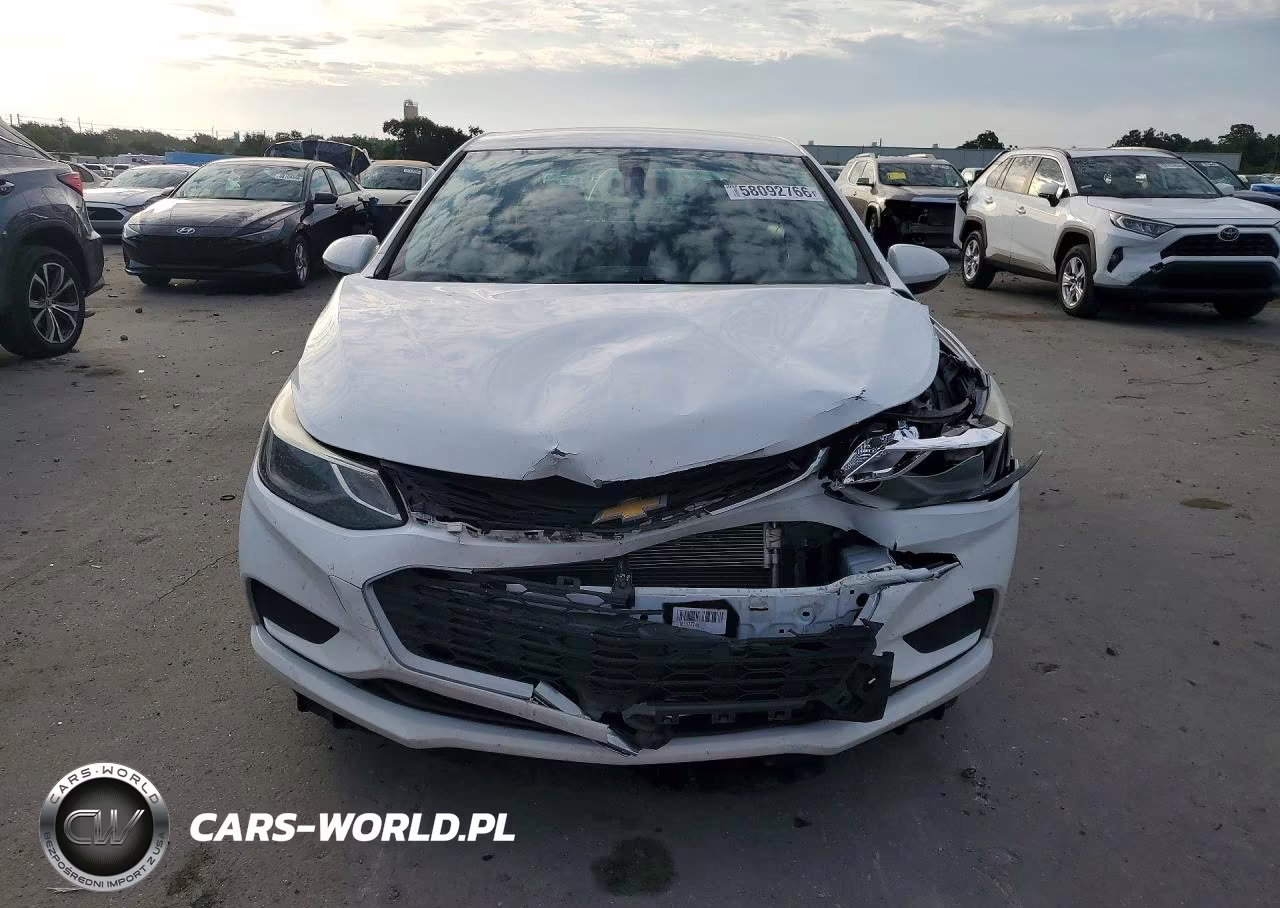 2018 Chevrolet Cruze Lt VIN:1G1BE5SM6J7177631 - 5