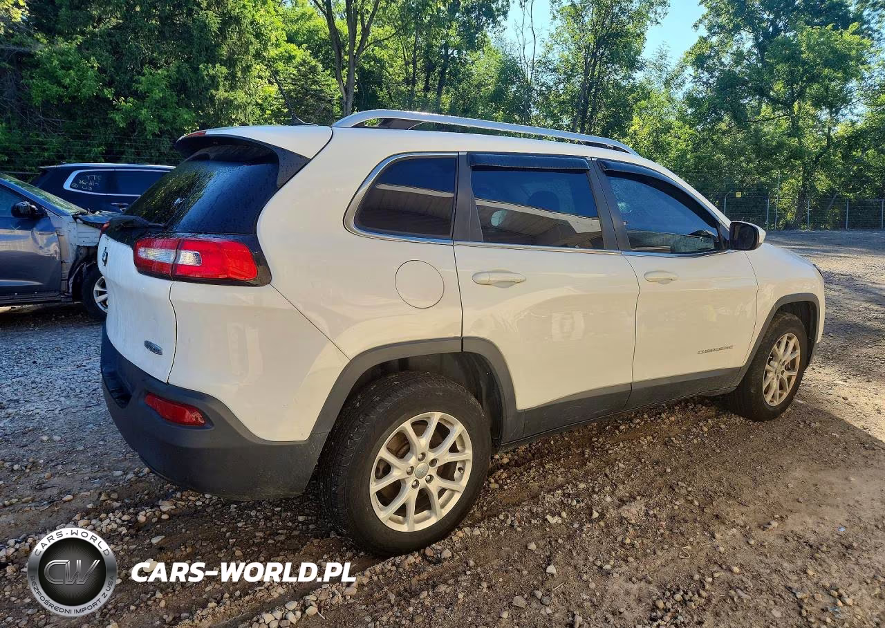 2014 Jeep Cherokee Latitude VIN:1C4PJMCBXEW252522 - 3