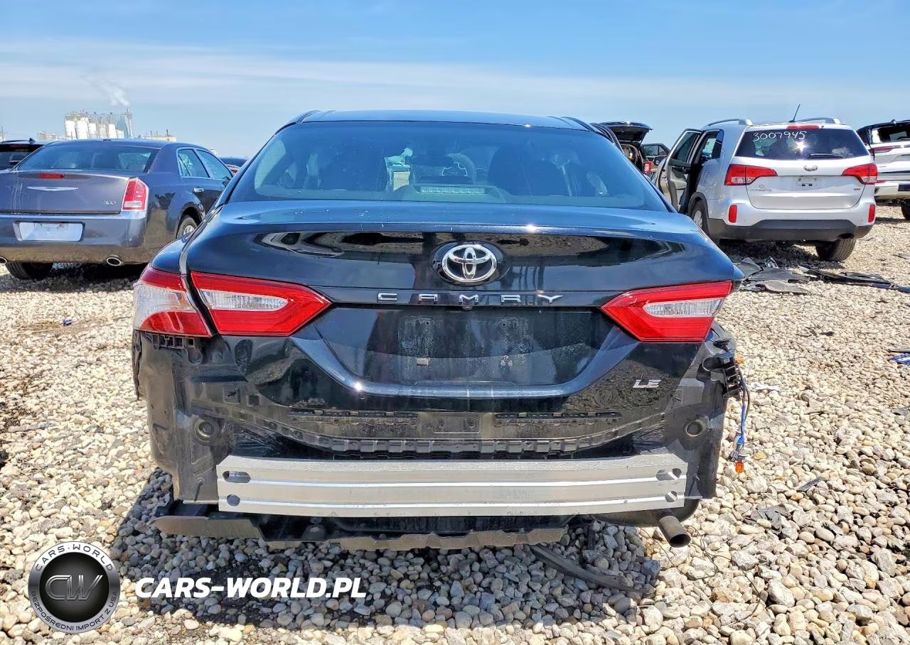 2018 Toyota Camry Le VIN:4T1B11HK8JU577074 - 6