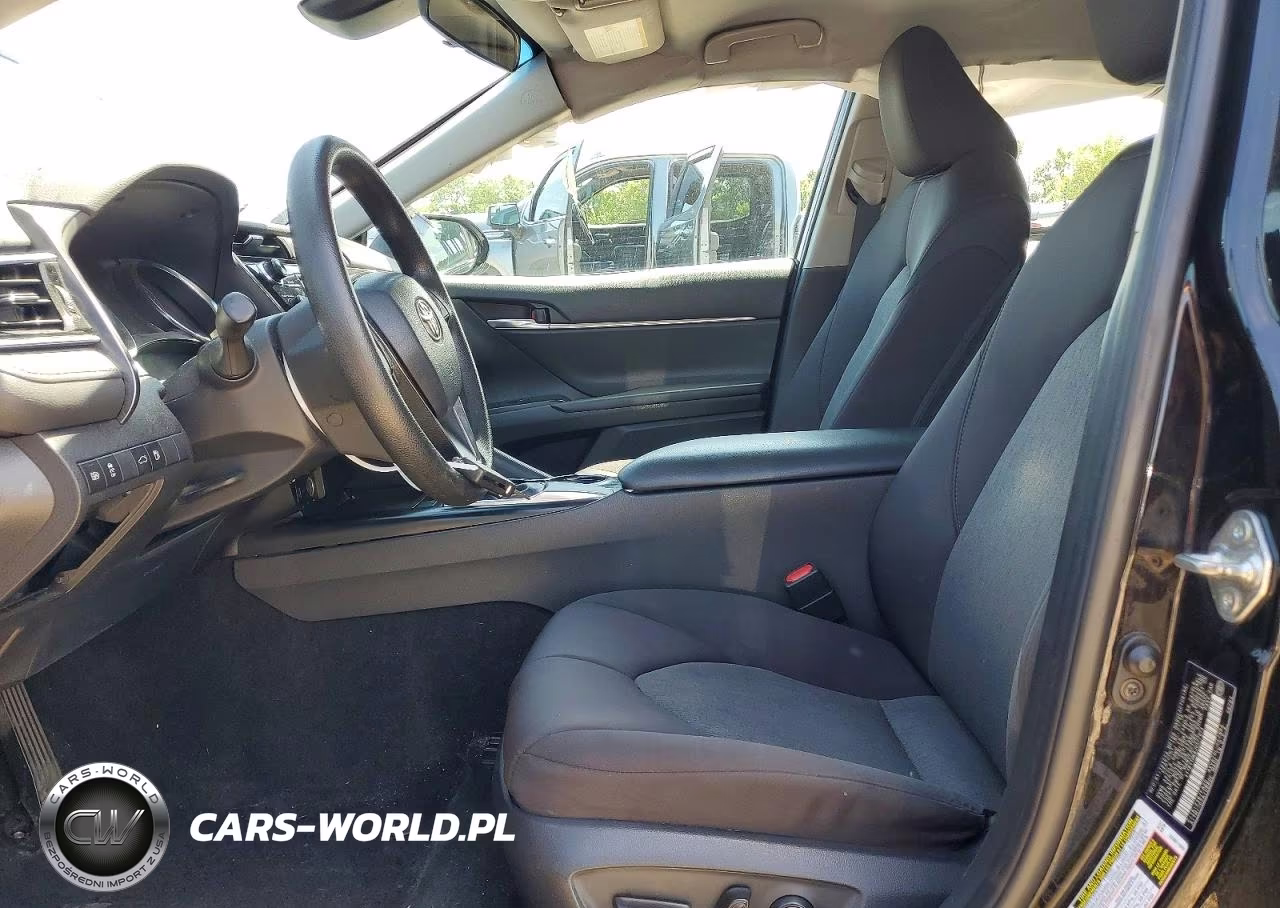 2018 Toyota Camry Le VIN:4T1B11HK8JU577074 - 7