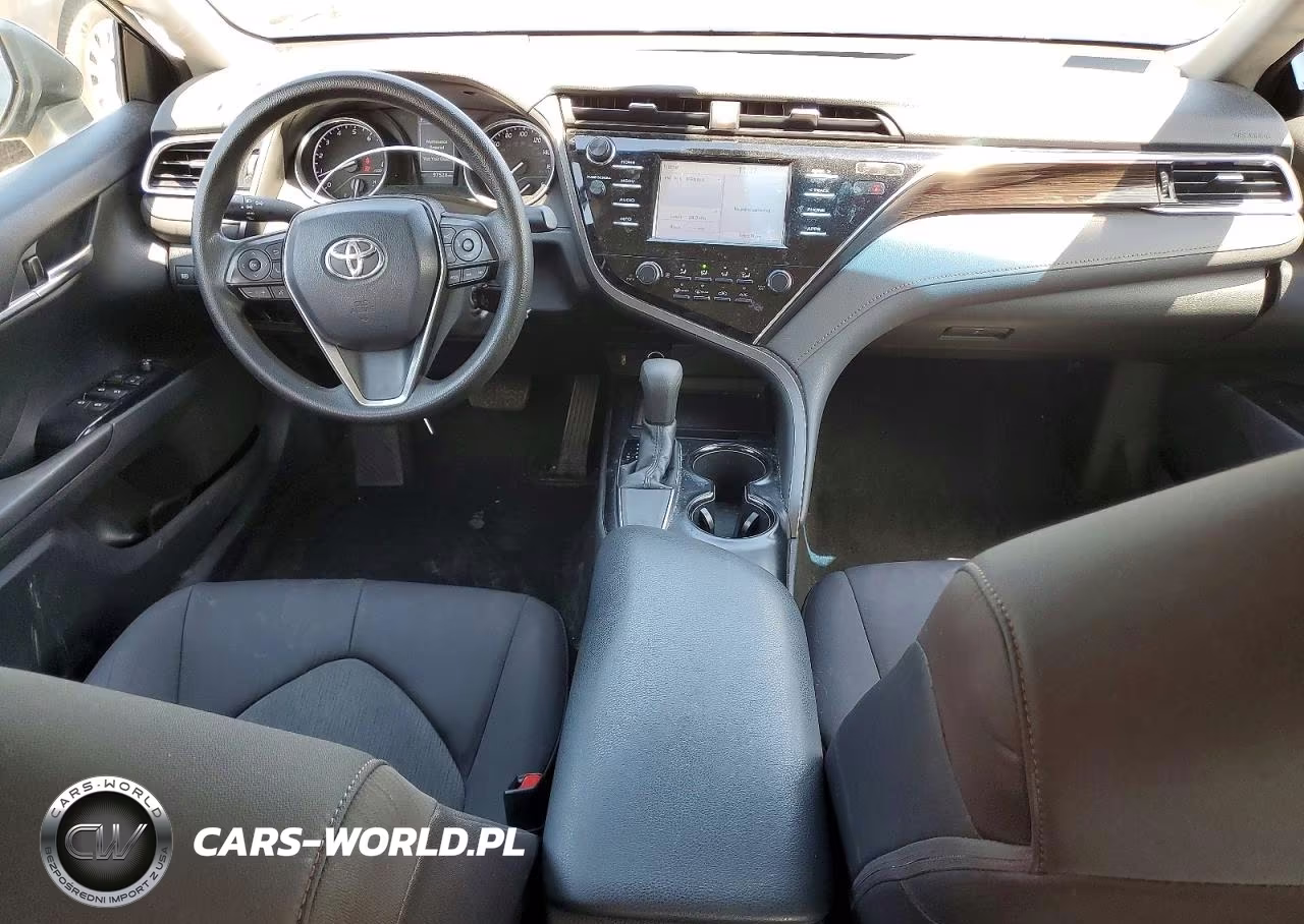 2018 Toyota Camry Le VIN:4T1B11HK8JU577074 - 8