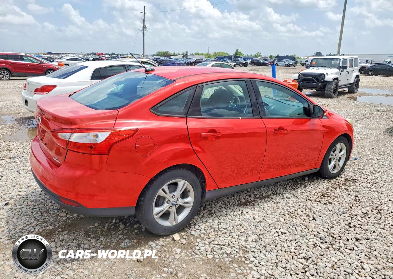 2013 Ford Focus Se VIN:1FADP3F22DL243617 - 3