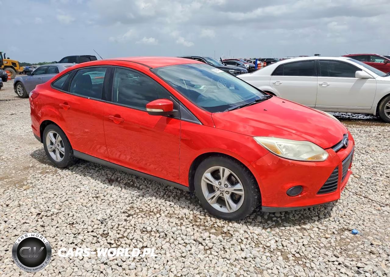 2013 Ford Focus Se VIN:1FADP3F22DL243617 - 4