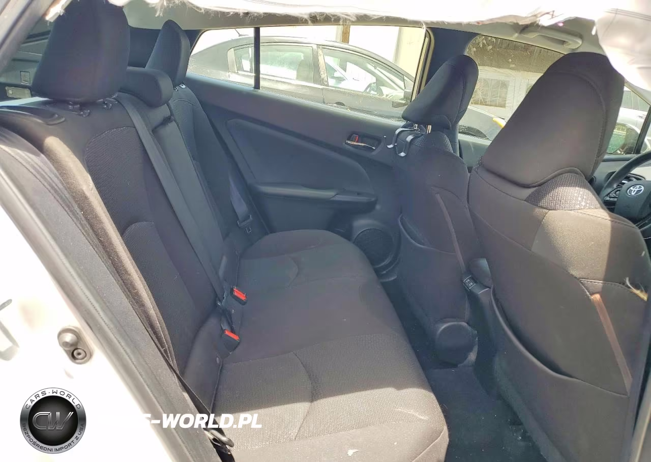 2020 Toyota Prius Le VIN:JTDKARFU2L3105937 - 10