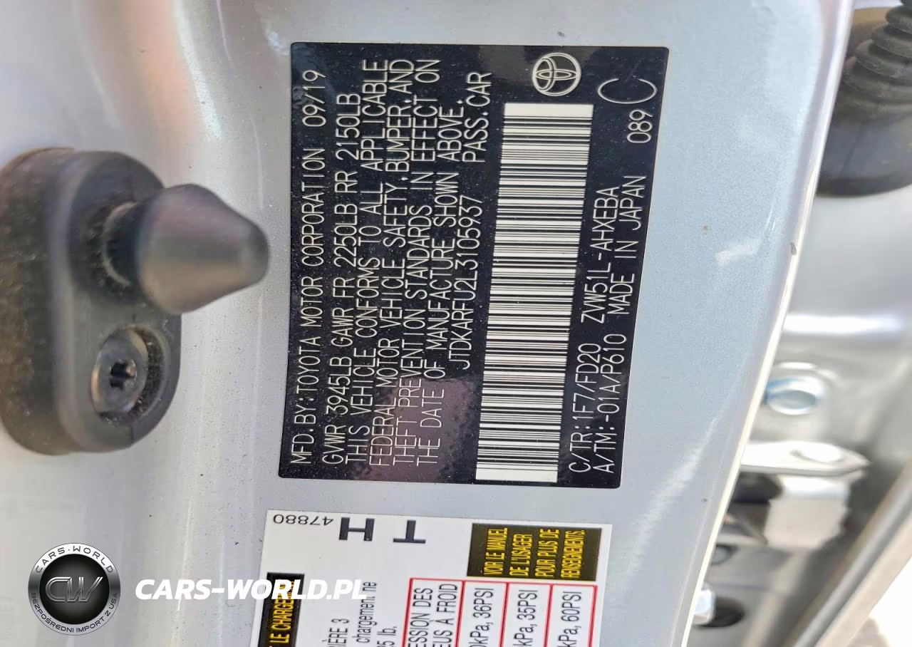 2020 Toyota Prius Le VIN:JTDKARFU2L3105937 - 12