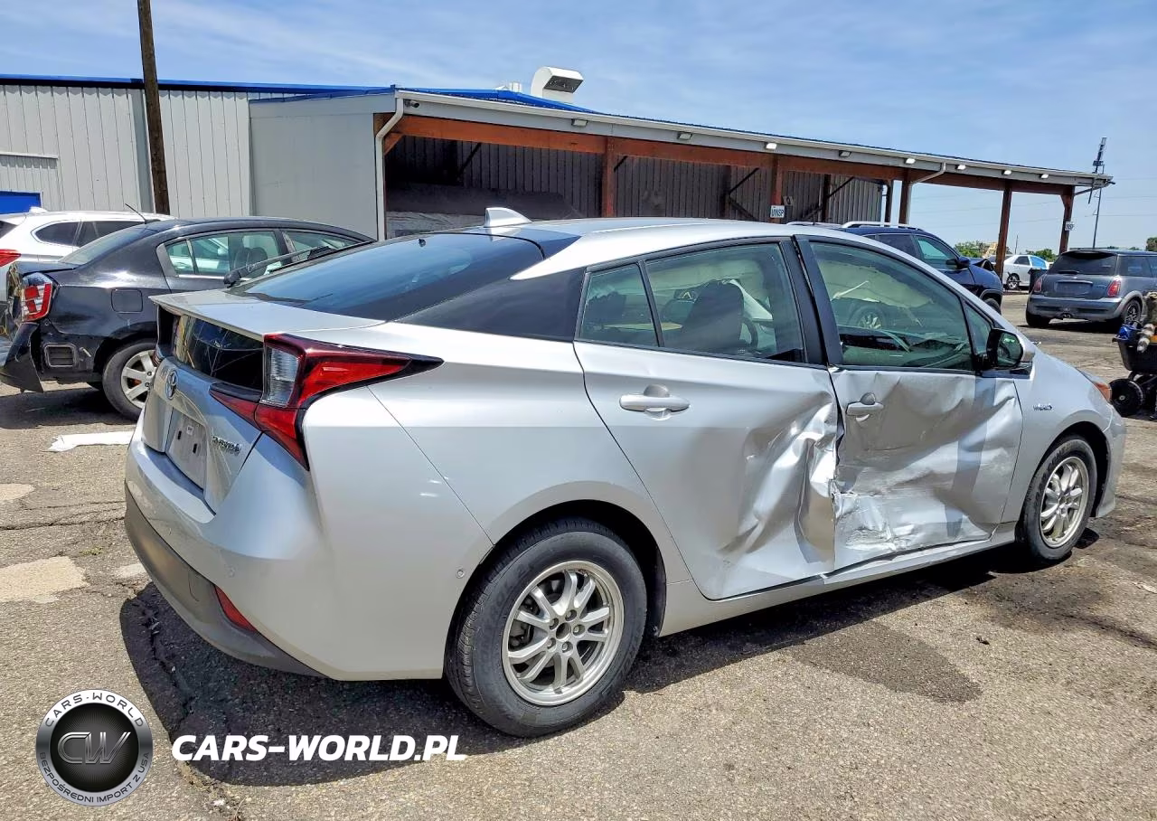 2020 Toyota Prius Le VIN:JTDKARFU2L3105937 - 3