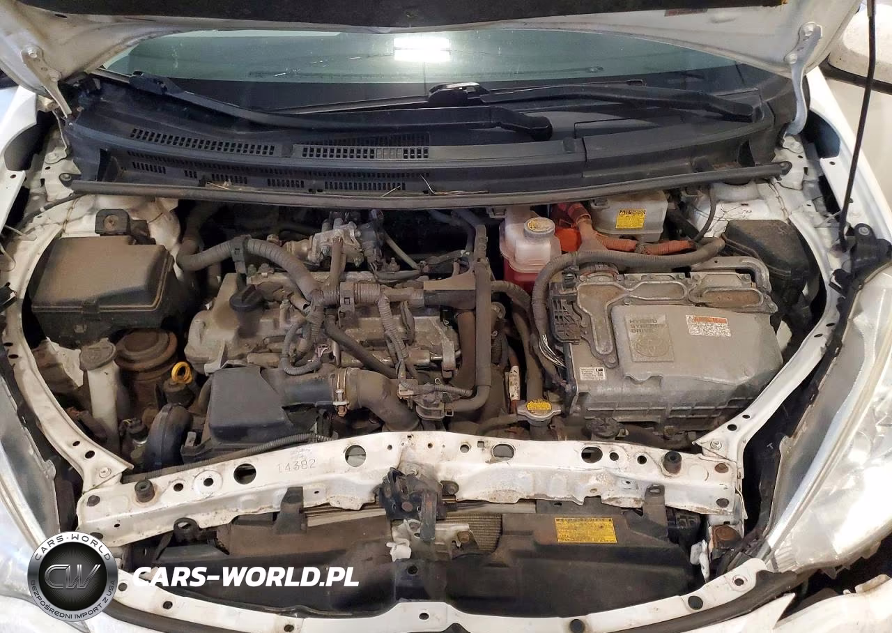 2012 Toyota Prius C Two VIN:JTDKDTB34C1017694 - 11