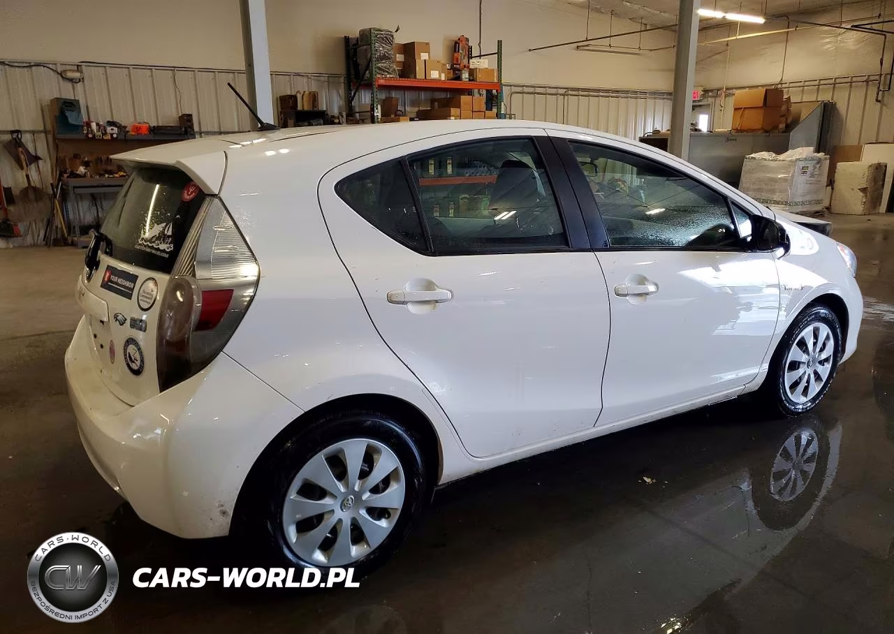 2012 Toyota Prius C Two VIN:JTDKDTB34C1017694 - 3