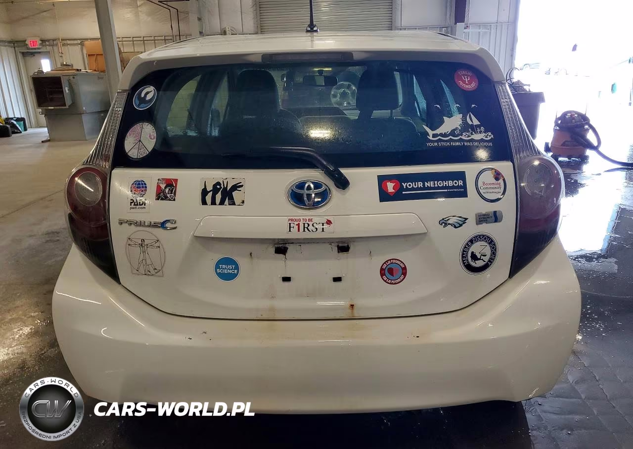 2012 Toyota Prius C Two VIN:JTDKDTB34C1017694 - 6