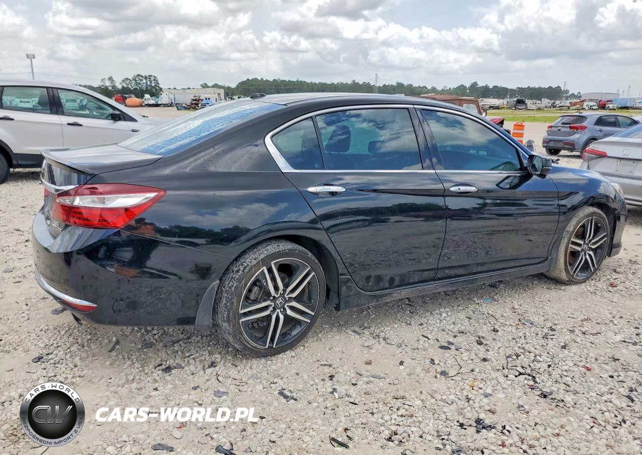 2017 Honda Accord Touring VIN:1HGCR3F93HA026805 - 3