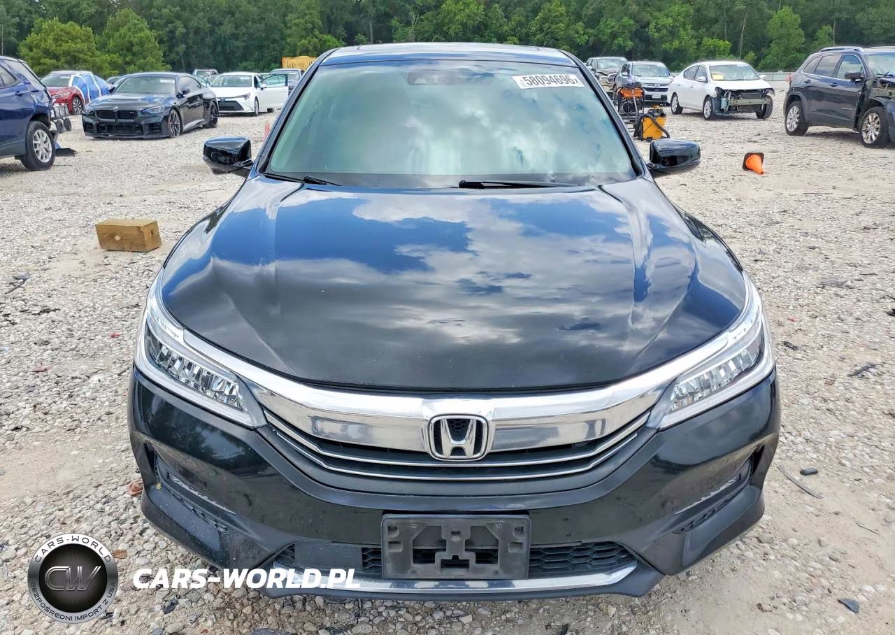 2017 Honda Accord Touring VIN:1HGCR3F93HA026805 - 5