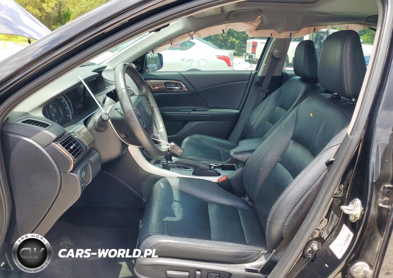 2017 Honda Accord Touring VIN:1HGCR3F93HA026805 - 7