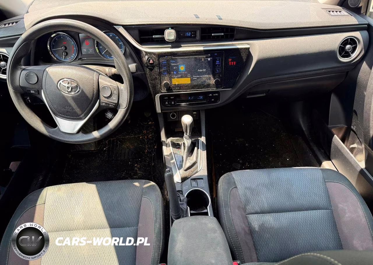 2018 Toyota Corolla Le VIN:2T1BURHE8JC993613 - 9