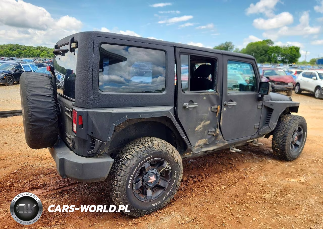 2014 Jeep Wrangler Unlimited Sport VIN:1C4BJWKG6EL280788 - 3