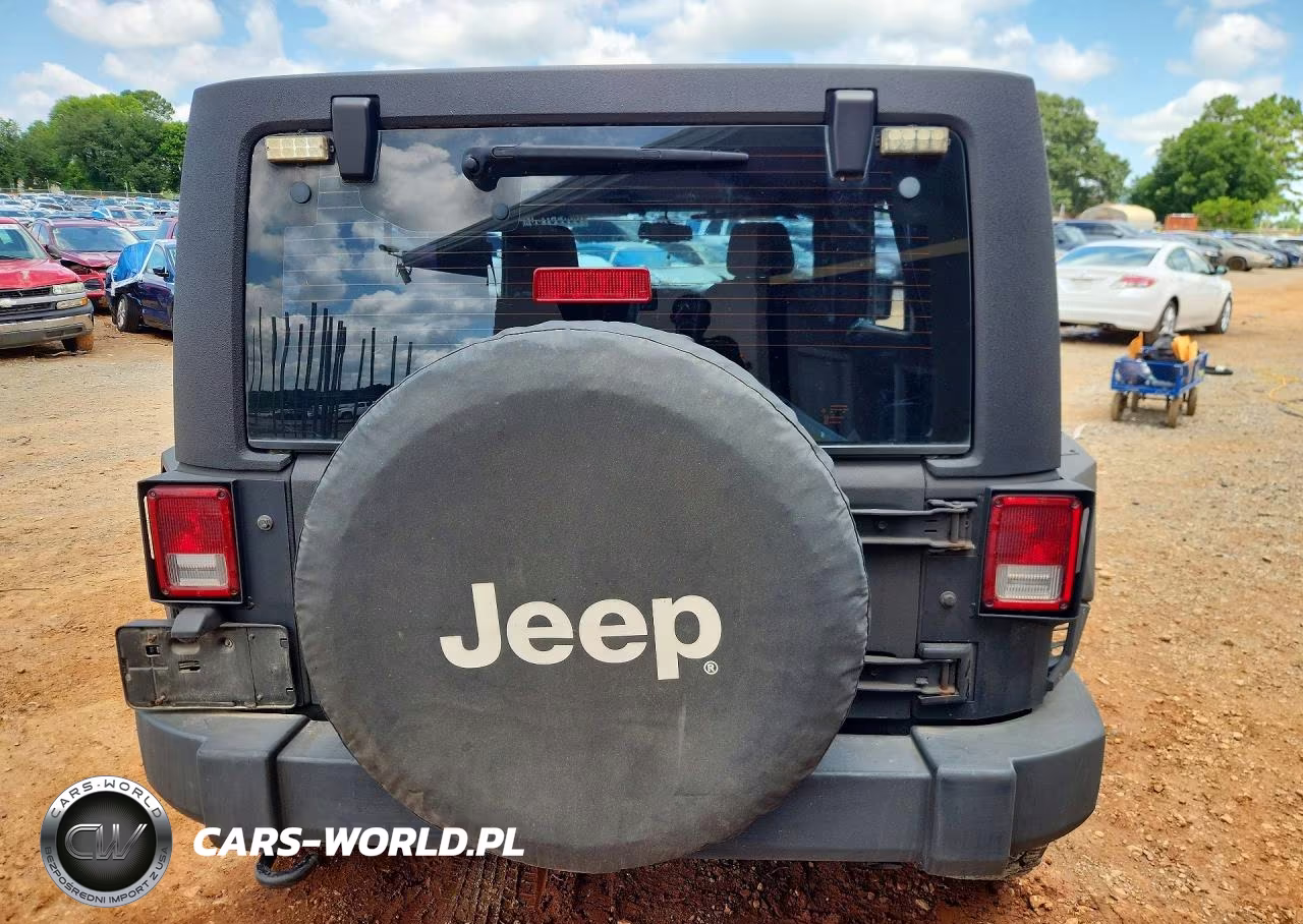 2014 Jeep Wrangler Unlimited Sport VIN:1C4BJWKG6EL280788 - 6