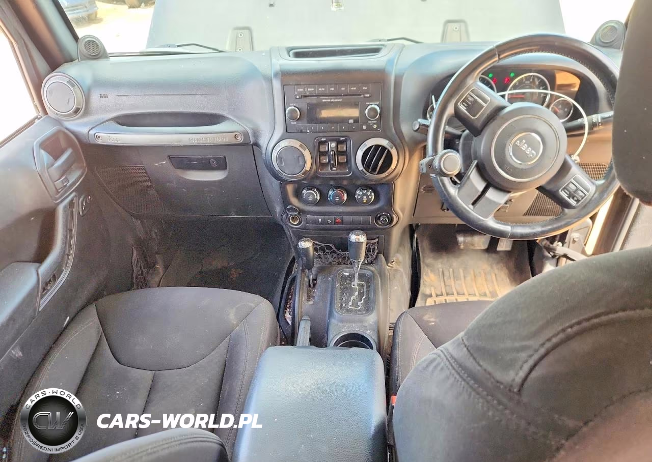 2014 Jeep Wrangler Unlimited Sport VIN:1C4BJWKG6EL280788 - 8