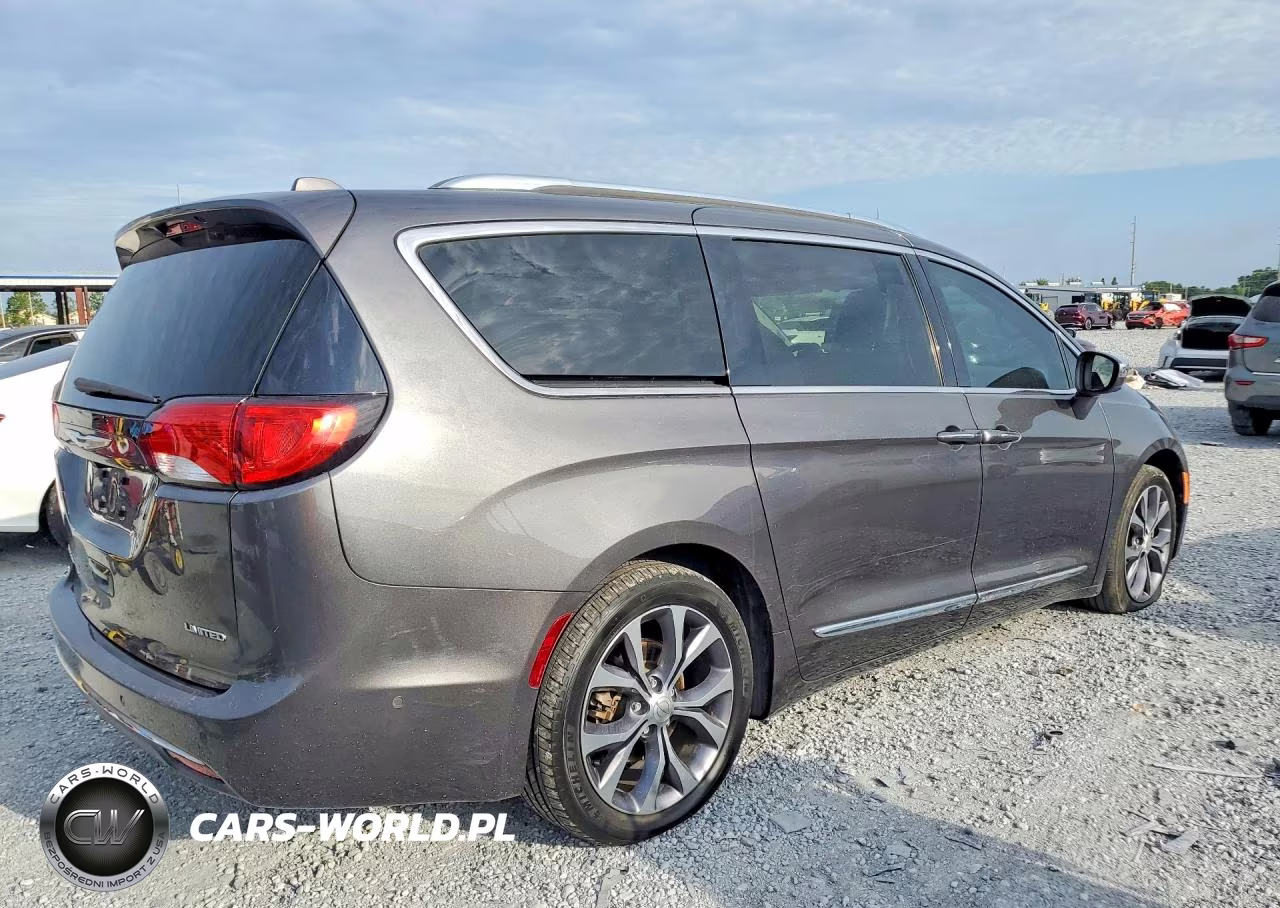 2018 Chrysler Pacifica Limited VIN:2C4RC1GG6JR106791 - 3